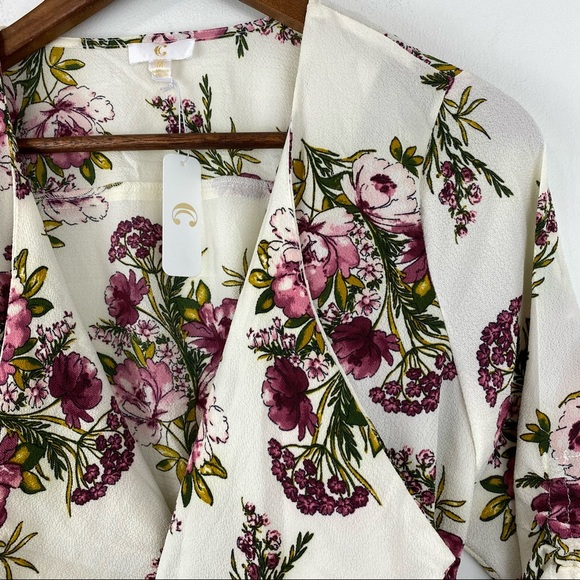 Charming Charlie size Medium Women’s Ivory Floral 3/4 Sleeve Wrap Blouse Top - Picture 2 of 9